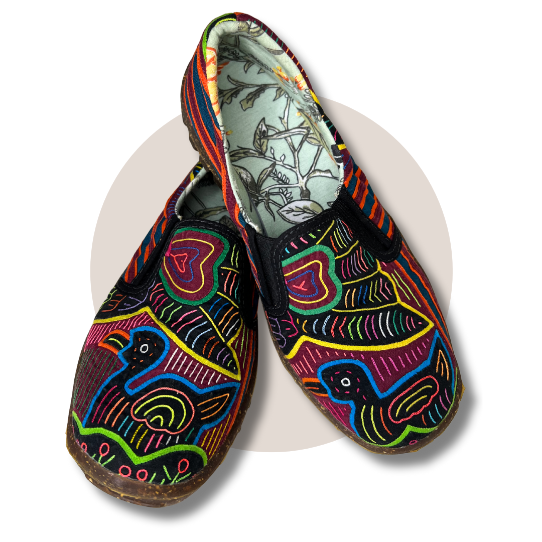 Mola Moccasins - The Pájaros