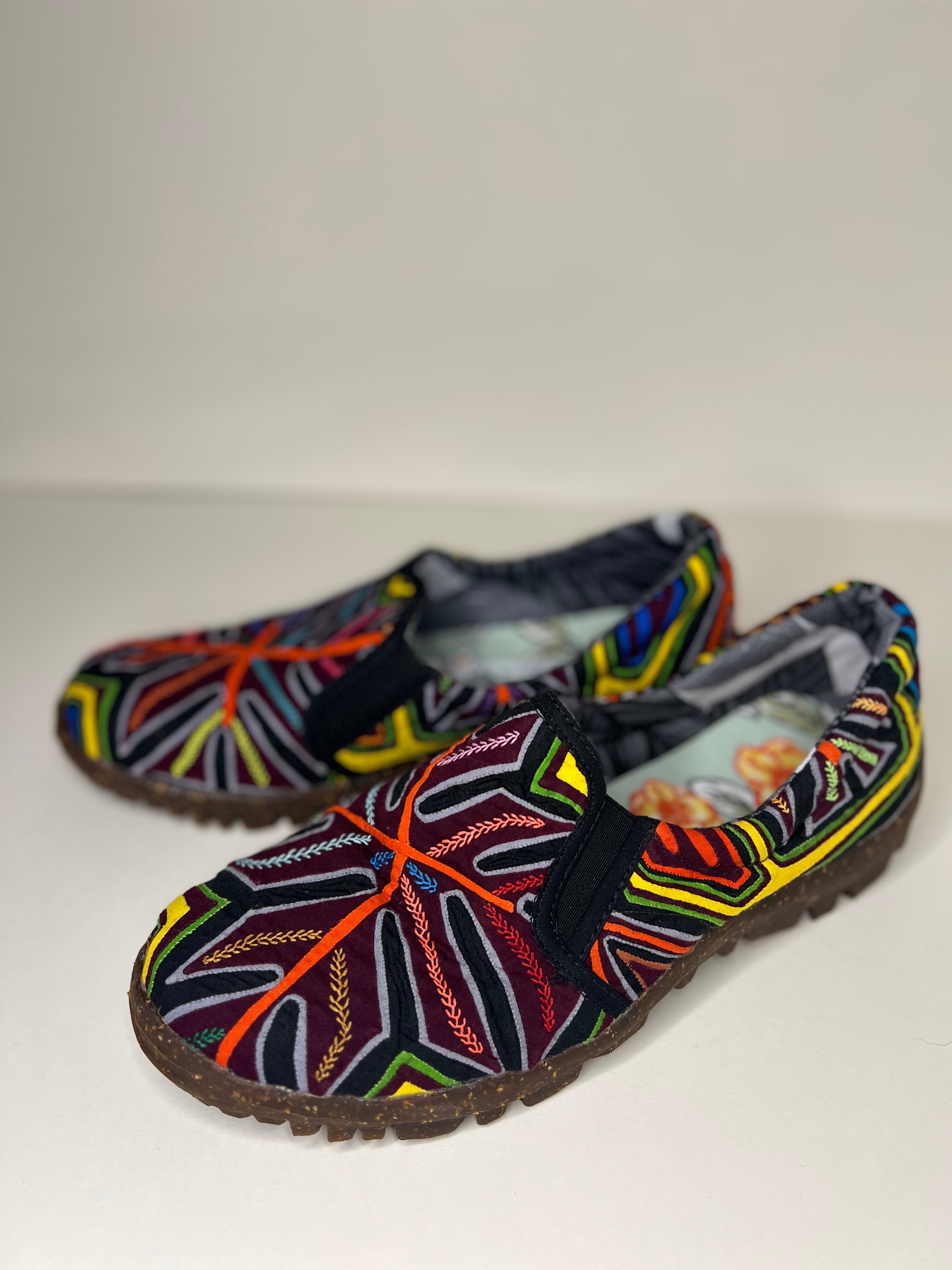 Mola Moccasins – Raíz Trail