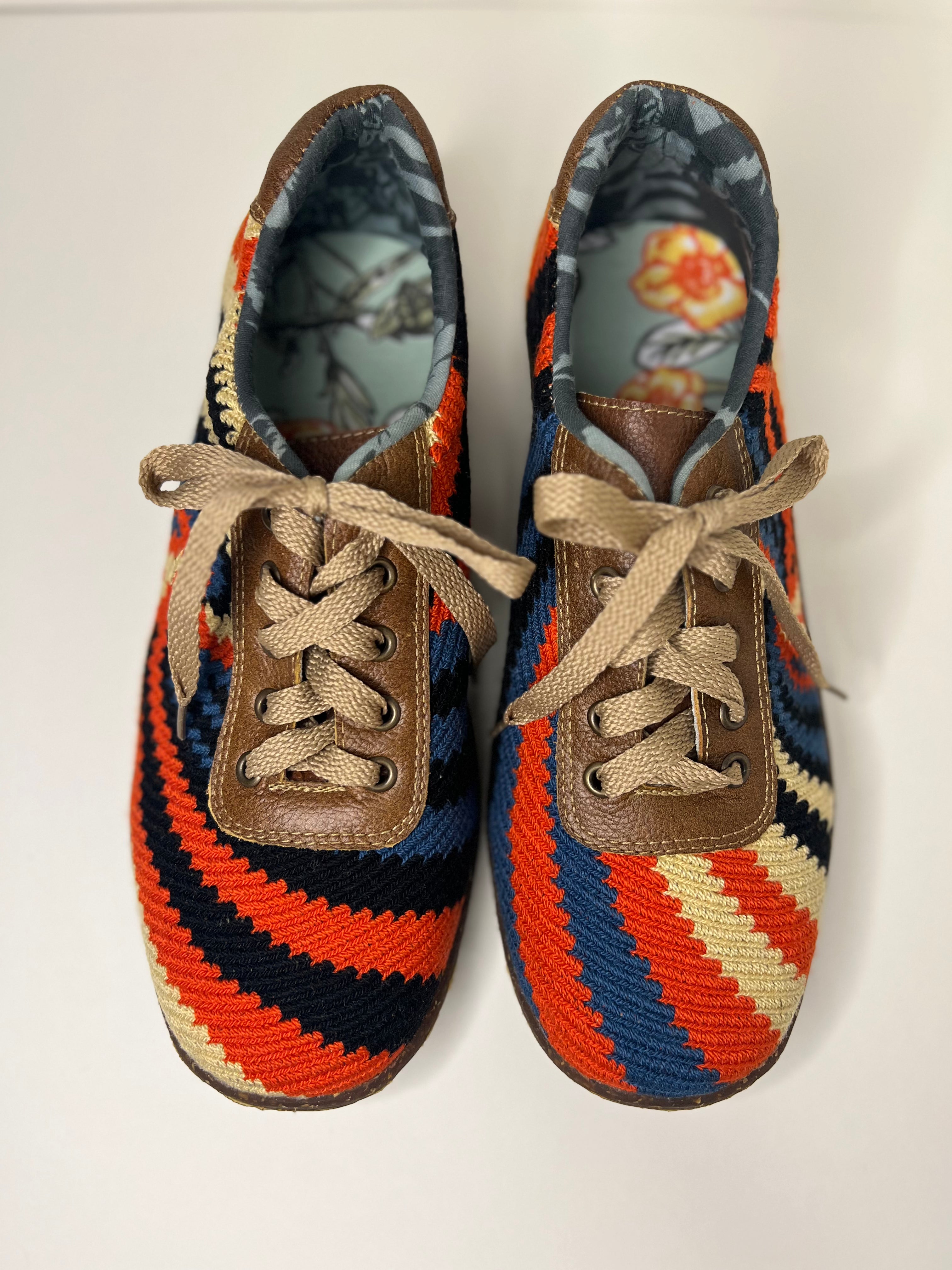 Wayuu Tennie – Mar y Fuego