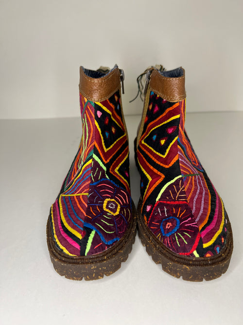 Mola Boot - The Flor de Vida