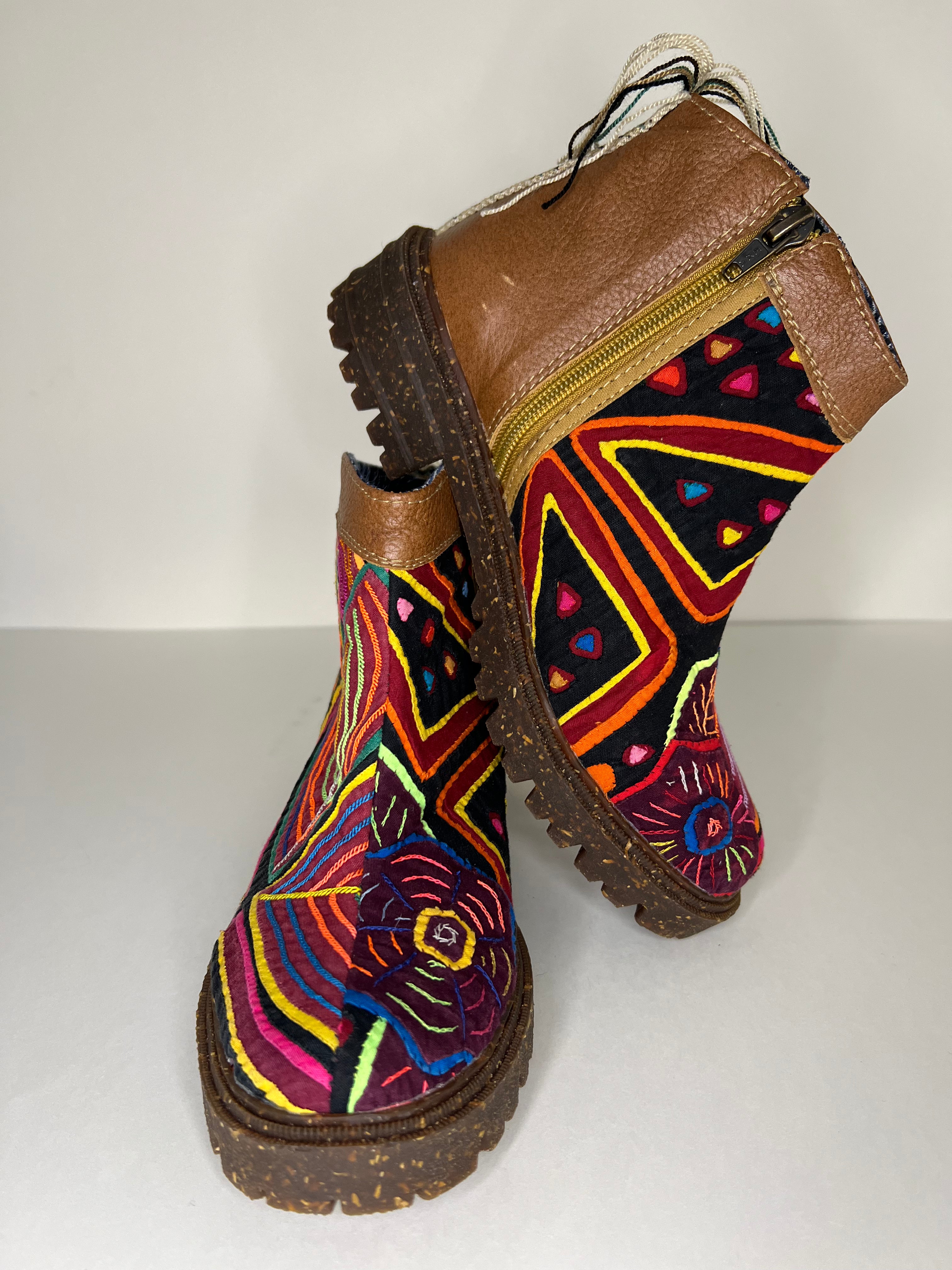 Mola Boot - The Flor de Vida