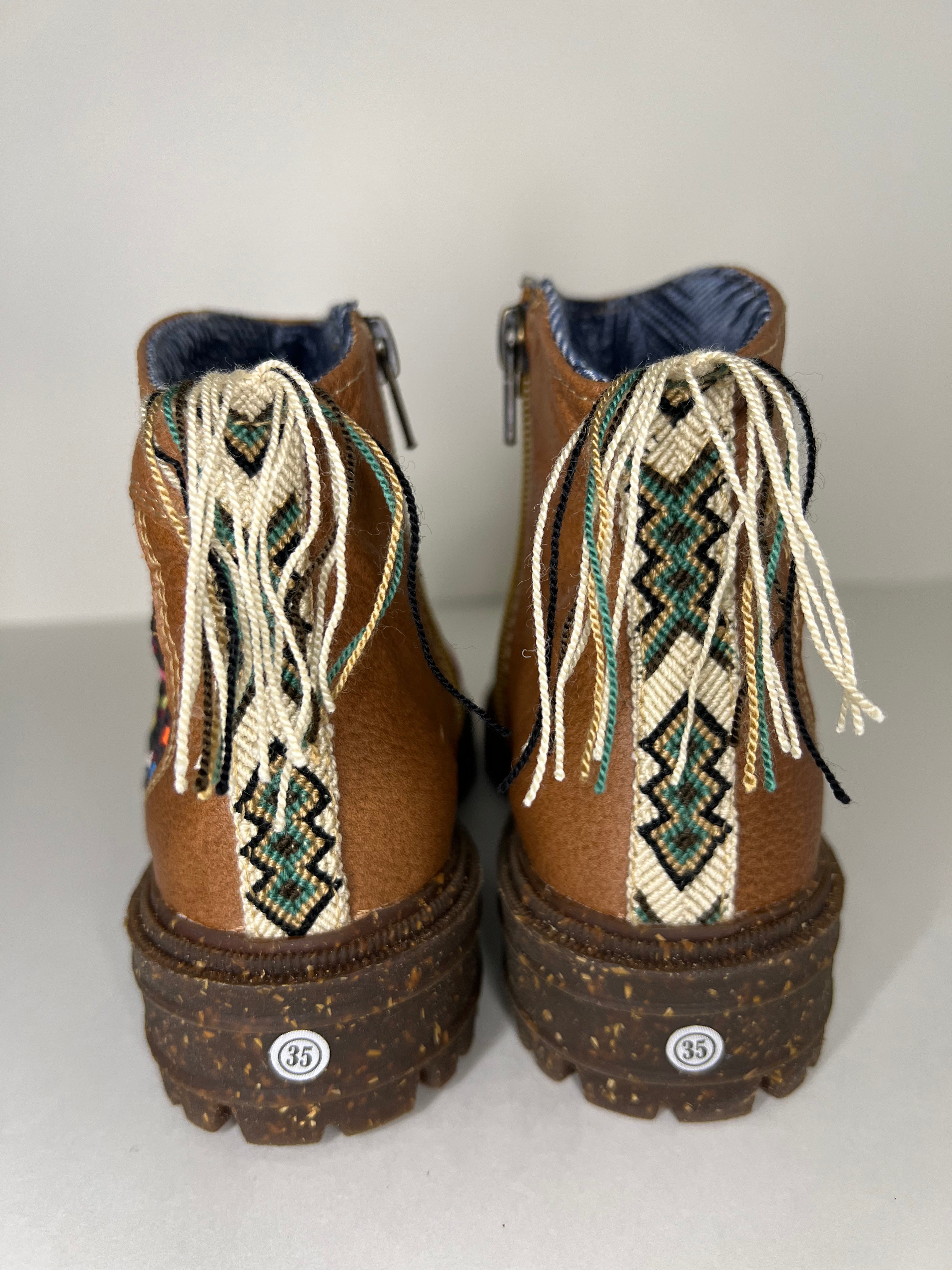 Mola Boot - The Flor de Vida