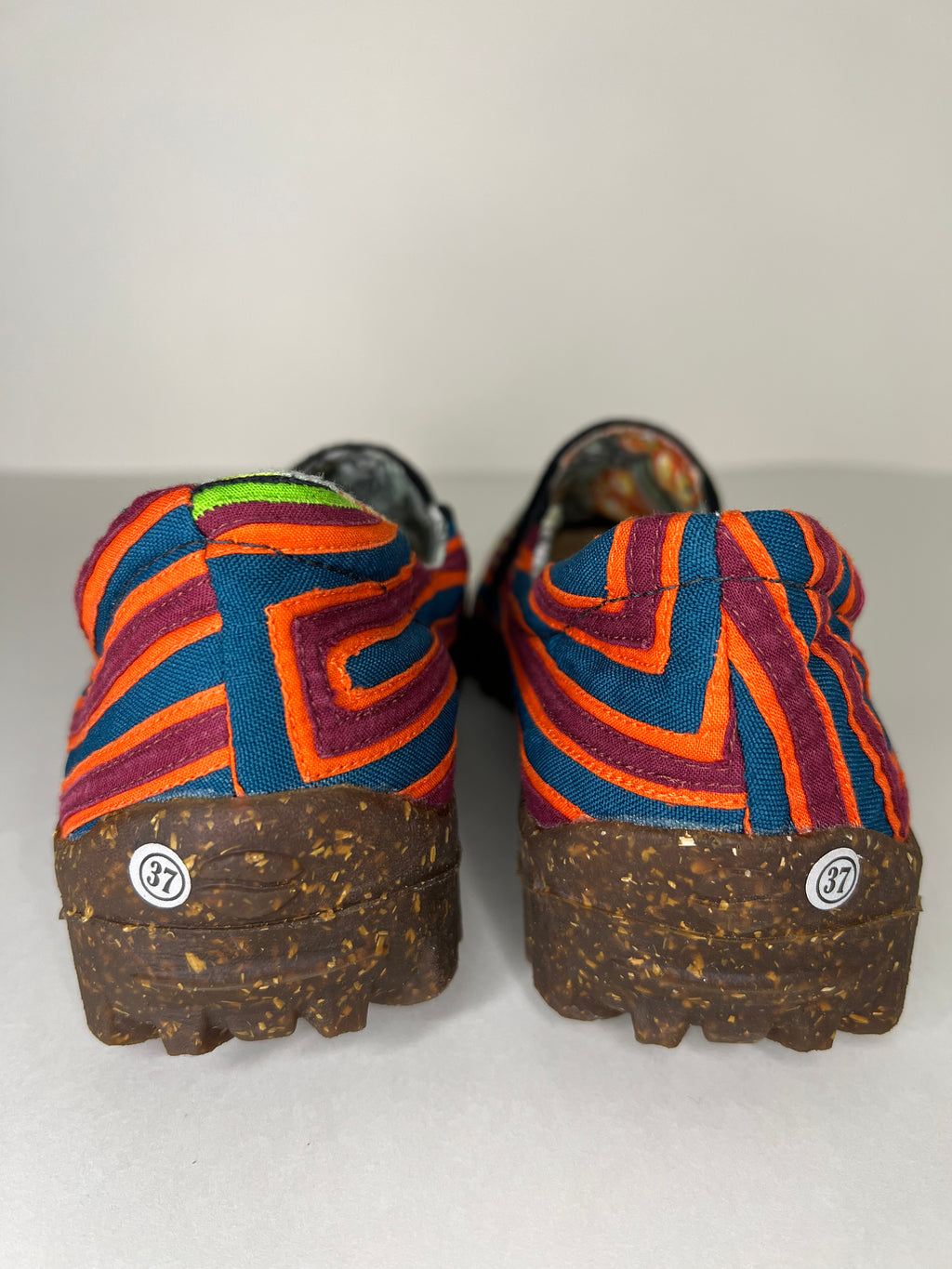 Mola Moccasins - The Pájaros