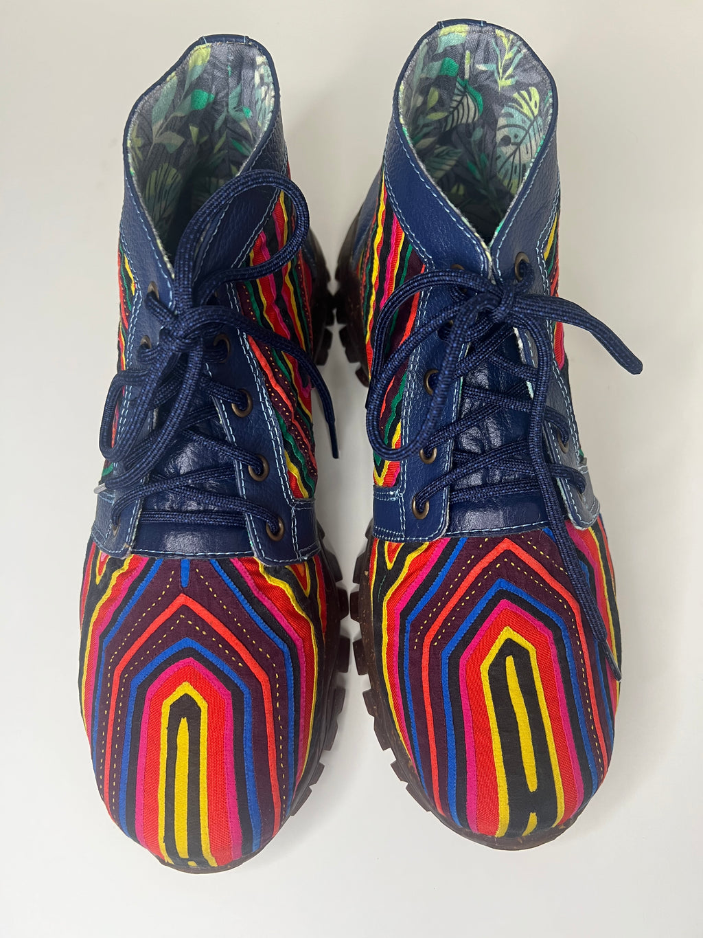 Mola Boots – Pride