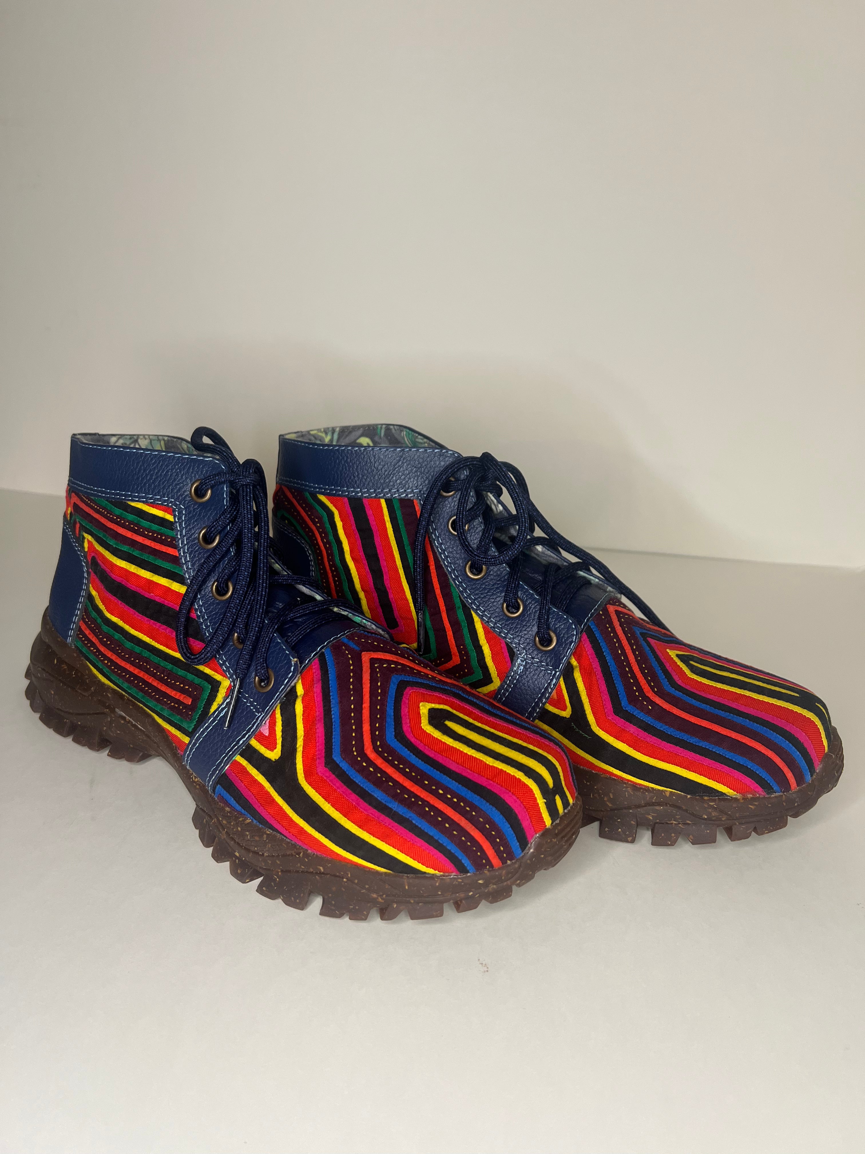 Mola Boots – Pride