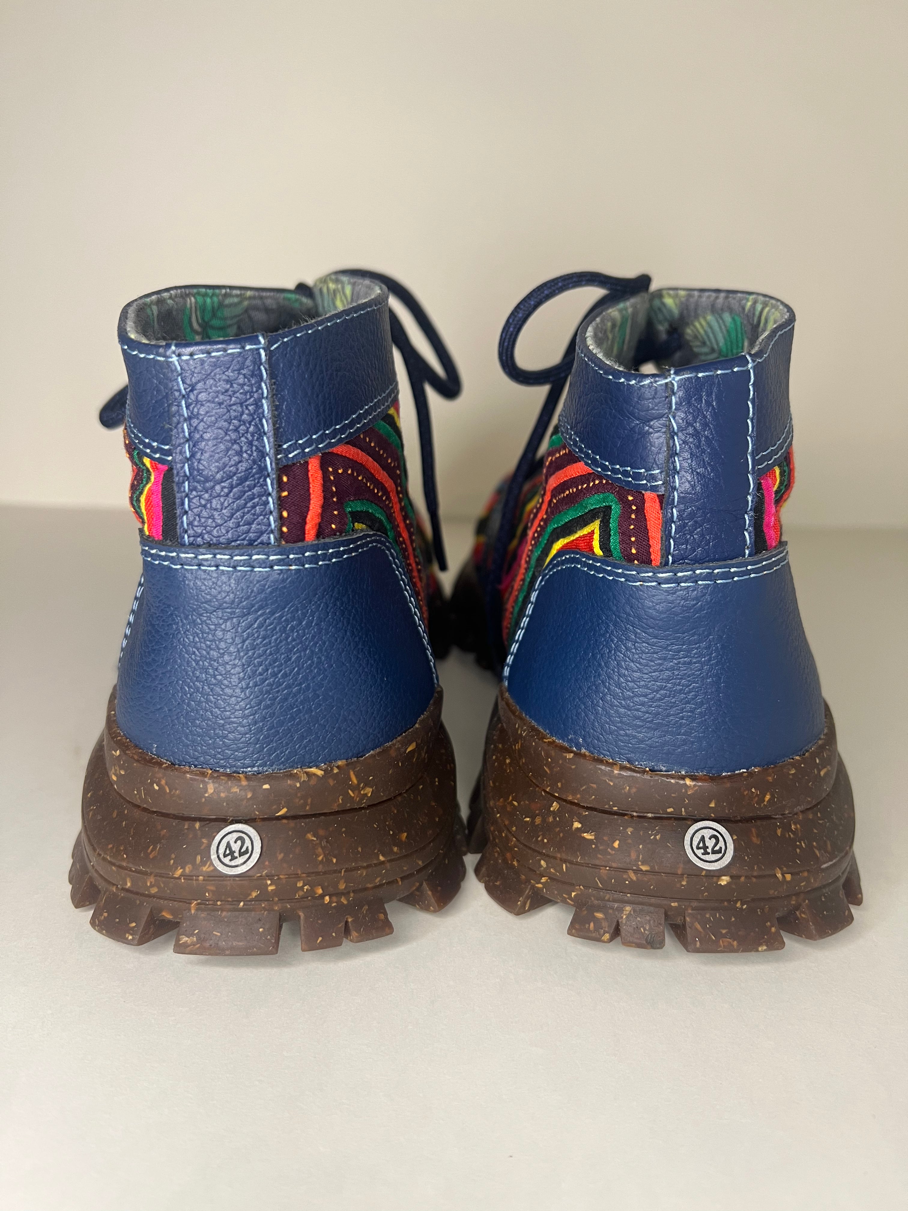 Mola Boots – Pride