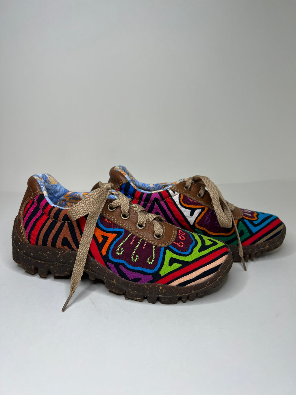 Mola Tennie - The Alegría